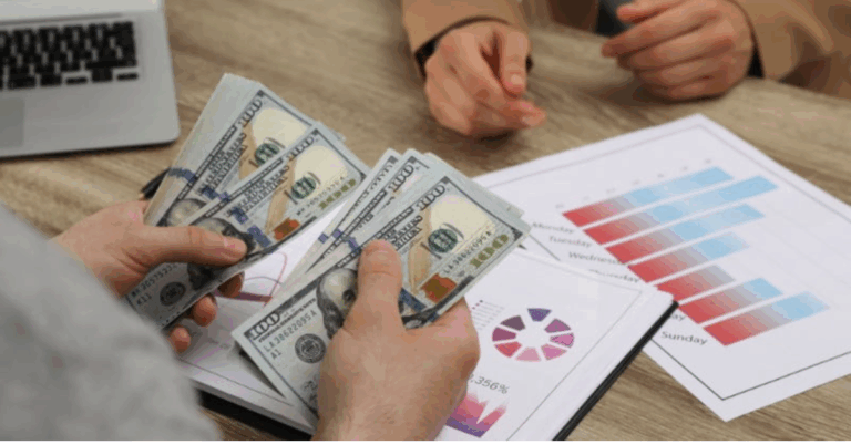 Understanding the Role of a Moneylender in Singapore: A Practical Guide for Borrowers
